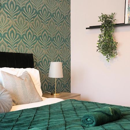 Cosy Corner In Aylesbury Near Stoke Mandeville Hospital & Town Centre With Private Parking Zewnętrze zdjęcie