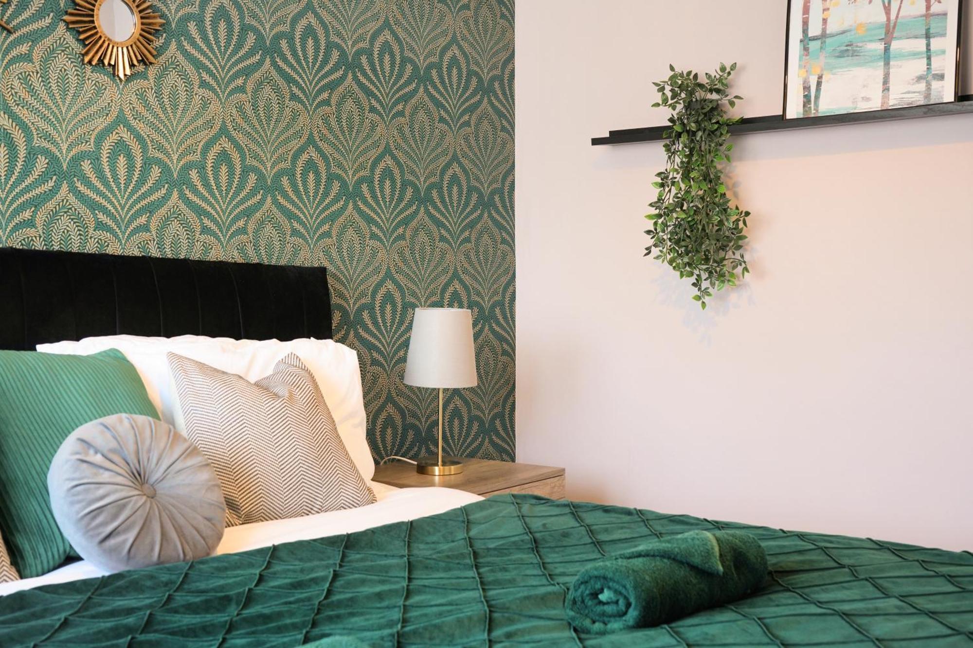 Cosy Corner In Aylesbury Near Stoke Mandeville Hospital & Town Centre With Private Parking Zewnętrze zdjęcie