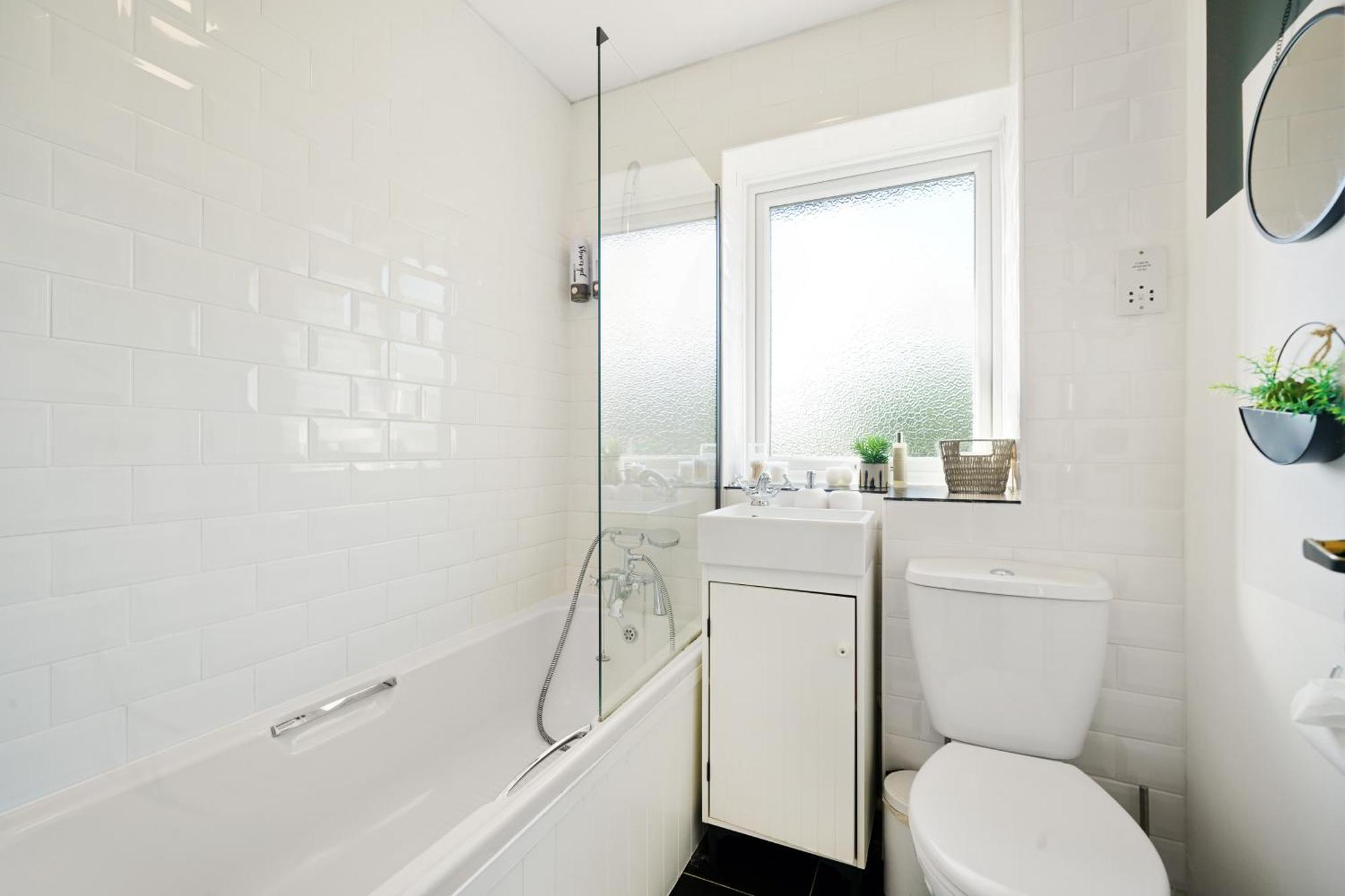 Cosy Corner In Aylesbury Near Stoke Mandeville Hospital & Town Centre With Private Parking Zewnętrze zdjęcie