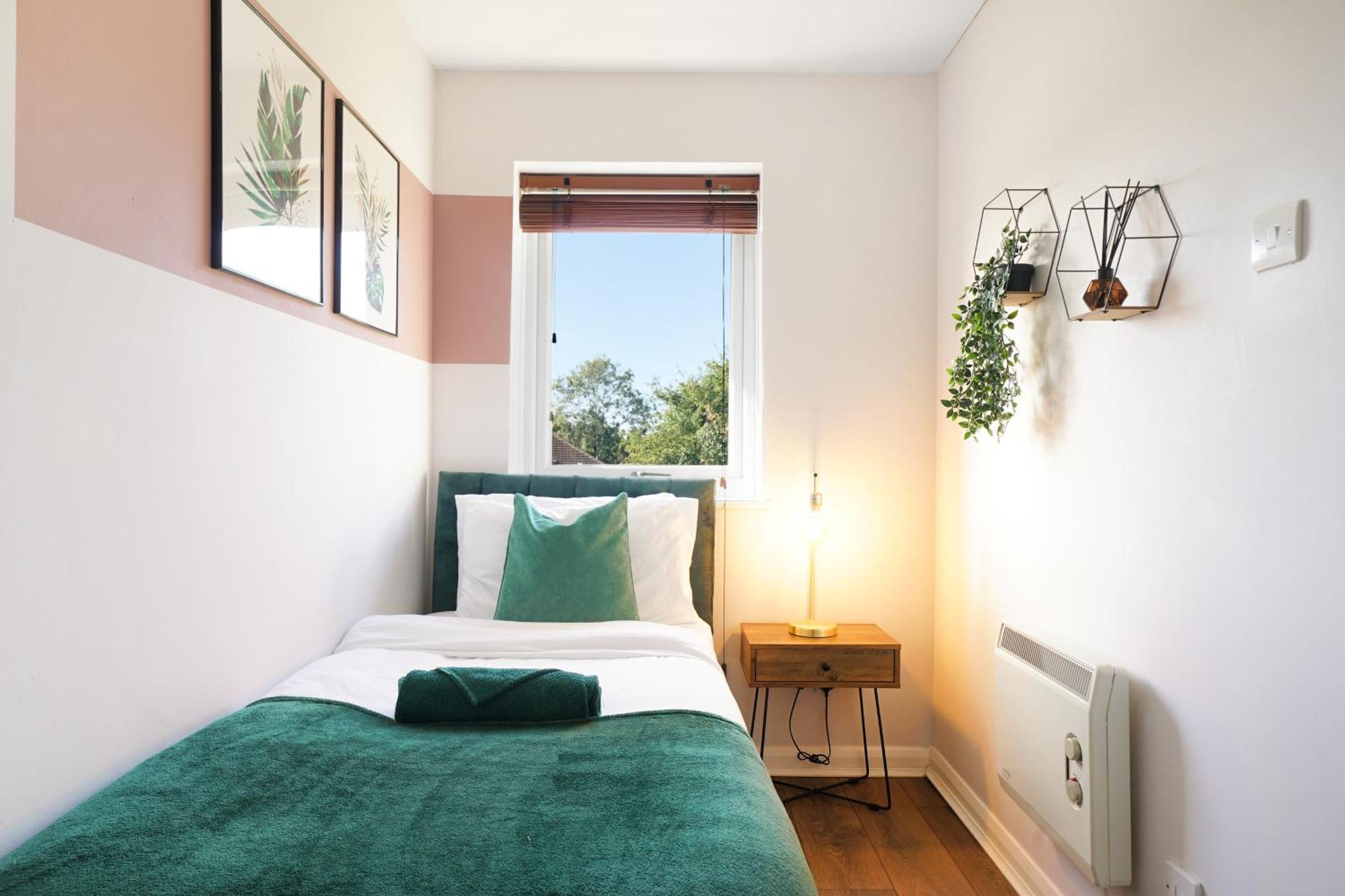 Cosy Corner In Aylesbury Near Stoke Mandeville Hospital & Town Centre With Private Parking Zewnętrze zdjęcie