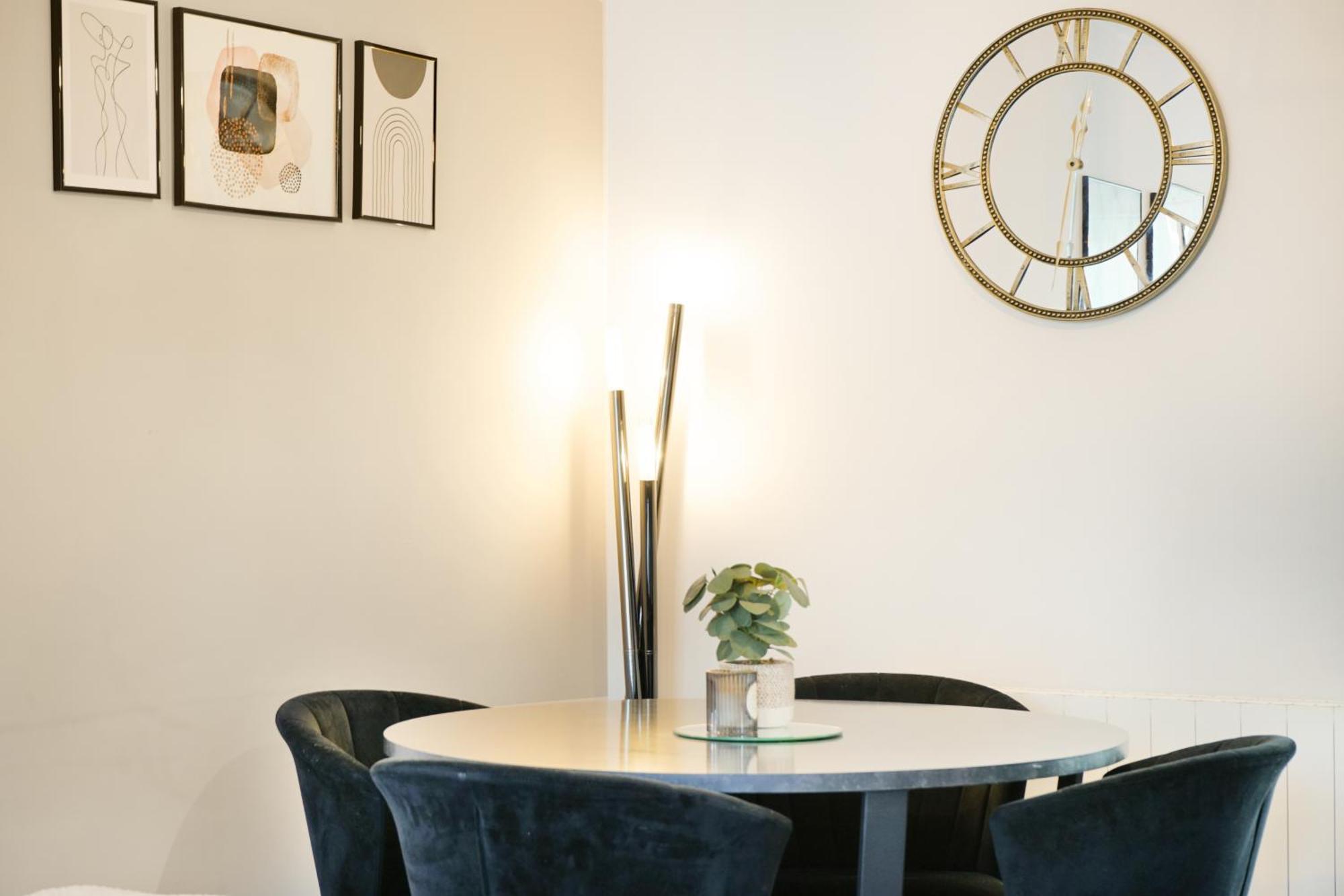 Cosy Corner In Aylesbury Near Stoke Mandeville Hospital & Town Centre With Private Parking Zewnętrze zdjęcie