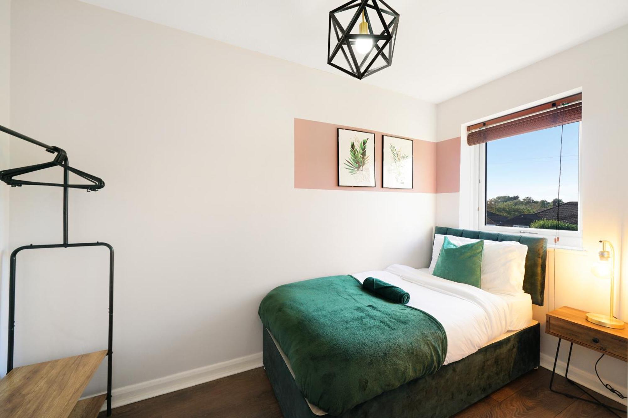 Cosy Corner In Aylesbury Near Stoke Mandeville Hospital & Town Centre With Private Parking Zewnętrze zdjęcie